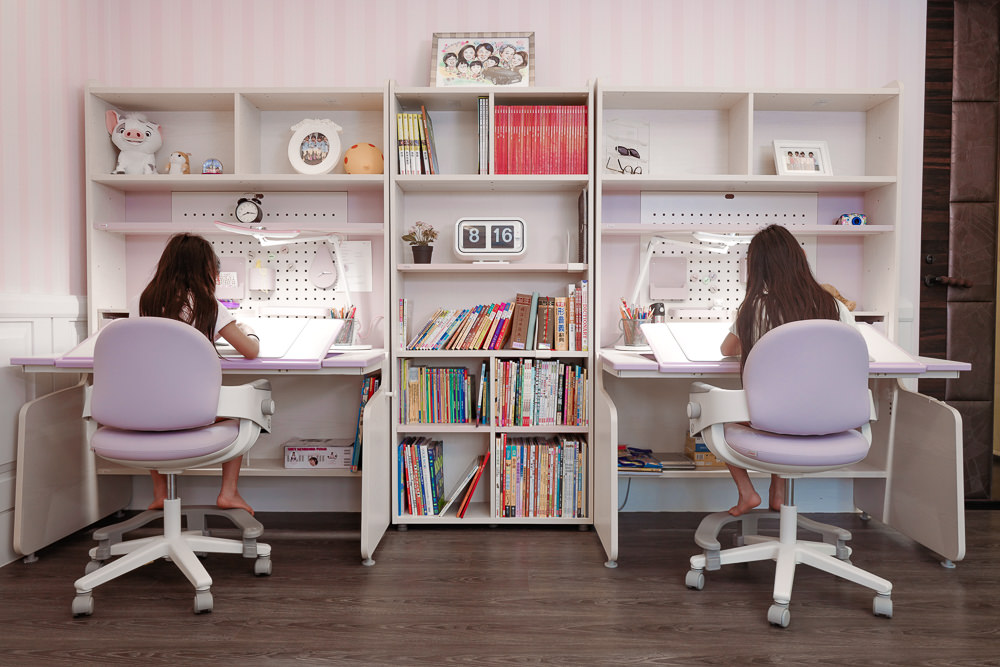 {iloom讓孩子擁有創作空間的天堂} Linki Plus智慧型書桌+ Ringo四段可調式成長椅